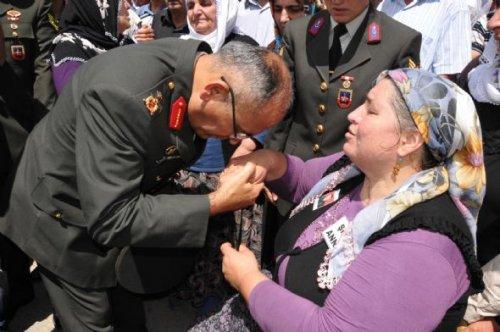 Şehit Uzman Çavuş Kuzucular son yolculuğuna uğurlandı