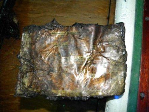 Suriye'nin vurduğu uçağın enkazından fotoğraflar