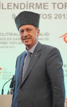 Başbakan Erdoğan'dan Atatürk pozu