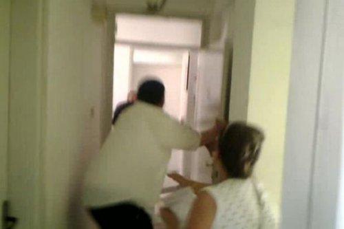 Bu kez doktor hastayı dövdü