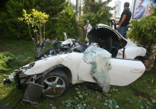 Porsche'la korkunç kaza