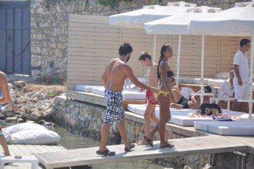 Survivor ünlüleri Çeşme'de balayı tazeledi