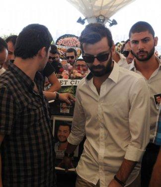 Onur Çilingir toprağa verildi