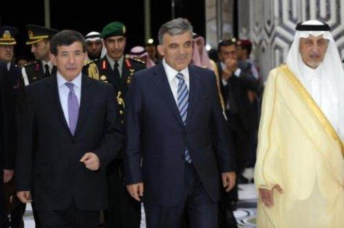 Gül ve Davutoğlu Mekke'de