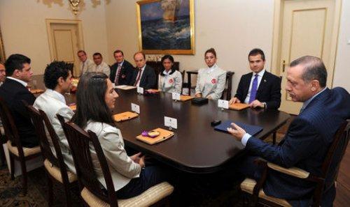 Erdoğan madalya kazanan sporcuları kabul etti 