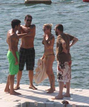 Billur Kalkavan genç kızlara taş çıkarttı