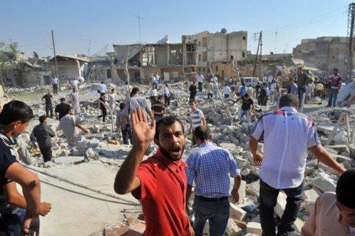 Azaz'a hava saldırısı: 80 ölü