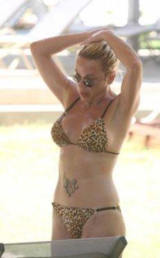 Billur Kalkavan genç kızlara taş çıkarttı