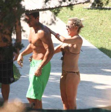 Billur Kalkavan genç kızlara taş çıkarttı