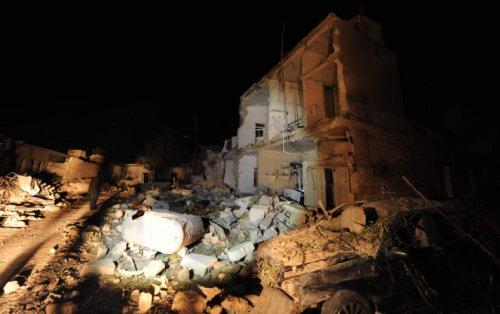 Azaz'a hava saldırısı: 80 ölü