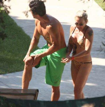 Billur Kalkavan genç kızlara taş çıkarttı