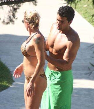 Billur Kalkavan genç kızlara taş çıkarttı