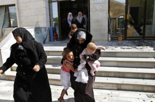 Azaz'a hava saldırısı: 80 ölü