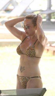 Billur Kalkavan genç kızlara taş çıkarttı