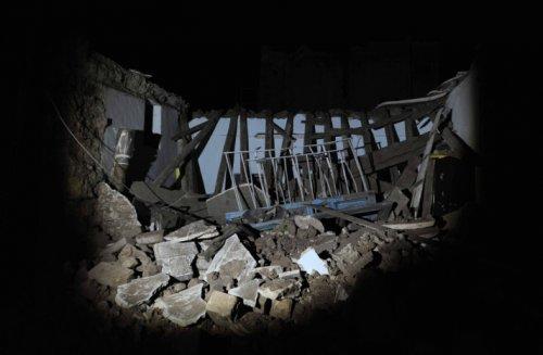 Azaz'a hava saldırısı: 80 ölü