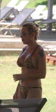 Billur Kalkavan genç kızlara taş çıkarttı