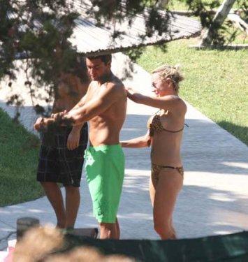 Billur Kalkavan genç kızlara taş çıkarttı