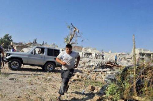 Azaz'a hava saldırısı: 80 ölü