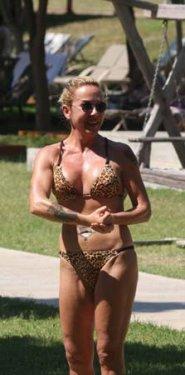 Billur Kalkavan genç kızlara taş çıkarttı