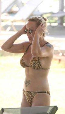 Billur Kalkavan genç kızlara taş çıkarttı