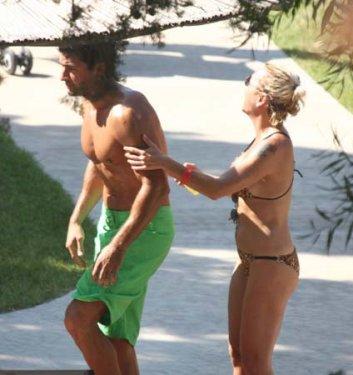 Billur Kalkavan genç kızlara taş çıkarttı