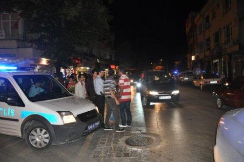 Talihsiz gencin üzerinden iki kere araba geçti