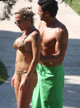 Billur Kalkavan genç kızlara taş çıkarttı