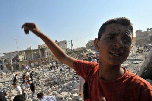 Azaz'a hava saldırısı: 80 ölü