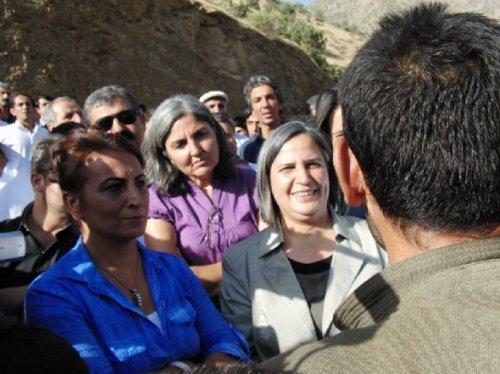 PKK BDP'lilerin yolunu kesti