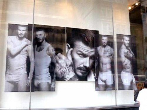 David Beckham'ın heykeli olay oldu