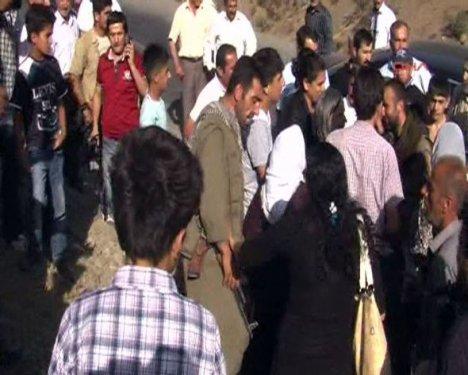 PKK BDP'lilerin yolunu kesti