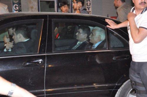 Hakkari'de Bakan Şahin'e taşlı saldırı