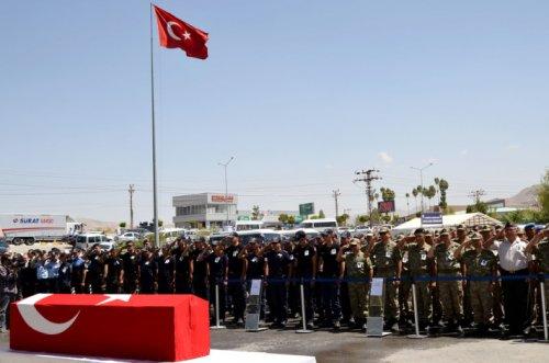 Van'da şehit olan polis memleketine uğurlandı