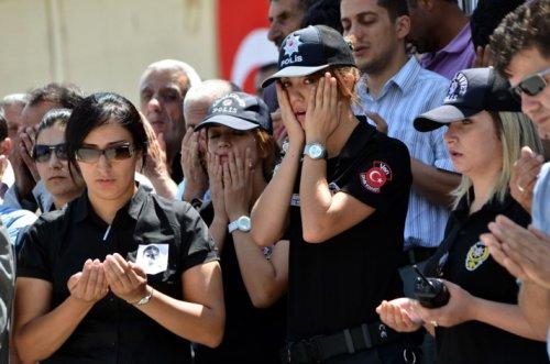 Van'da şehit olan polis memleketine uğurlandı