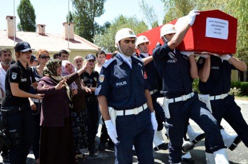 Van'da şehit olan polis memleketine uğurlandı