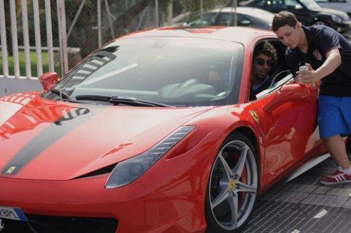 Arda'nın kelepir Ferrari'si