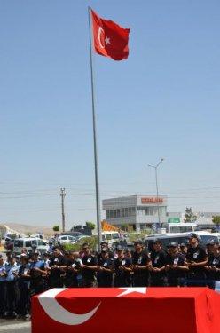 Van'da şehit olan polis memleketine uğurlandı