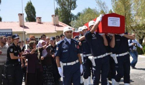 Van'da şehit olan polis memleketine uğurlandı