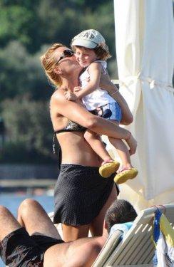 Sibel Turnagöl ve eşinin deniz keyfi 