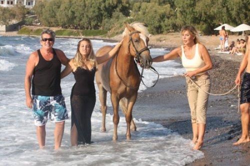  Ahu Tuğba'nın kızı Anjelik Alojton