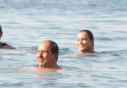 Sibel Turnagöl ve eşinin deniz keyfi 