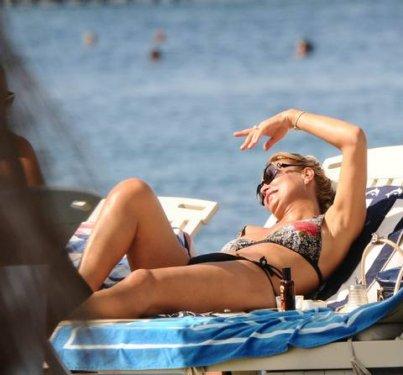 Sibel Turnagöl ve eşinin deniz keyfi 