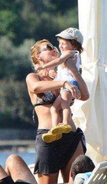 Sibel Turnagöl ve eşinin deniz keyfi 