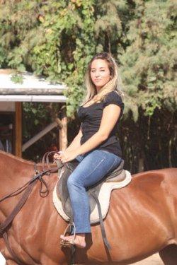  Ahu Tuğba'nın kızı Anjelik Alojton