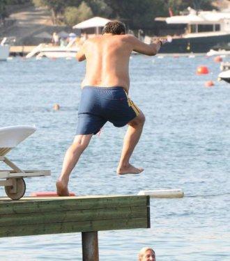 Sibel Turnagöl ve eşinin deniz keyfi 