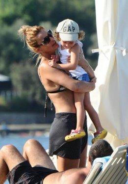 Sibel Turnagöl ve eşinin deniz keyfi 