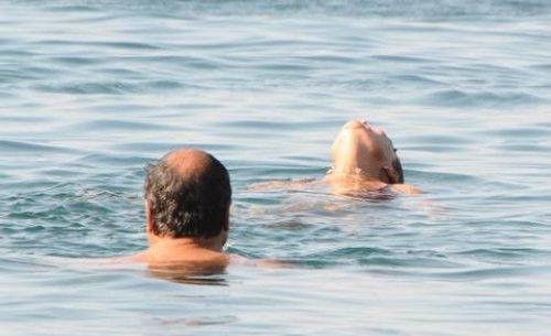 Sibel Turnagöl ve eşinin deniz keyfi 