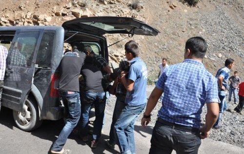 Şırnak'ta halk askerleri hastaneye yetiştirdi