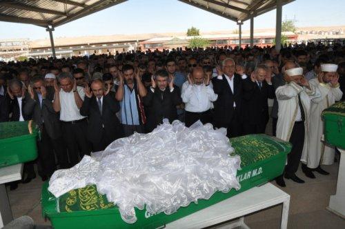 Sena Büyükkonuk son yolculuğuna uğurlandı