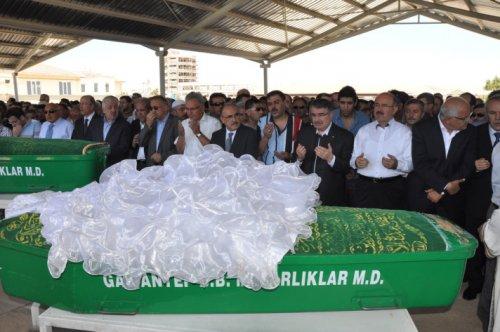 Sena Büyükkonuk son yolculuğuna uğurlandı